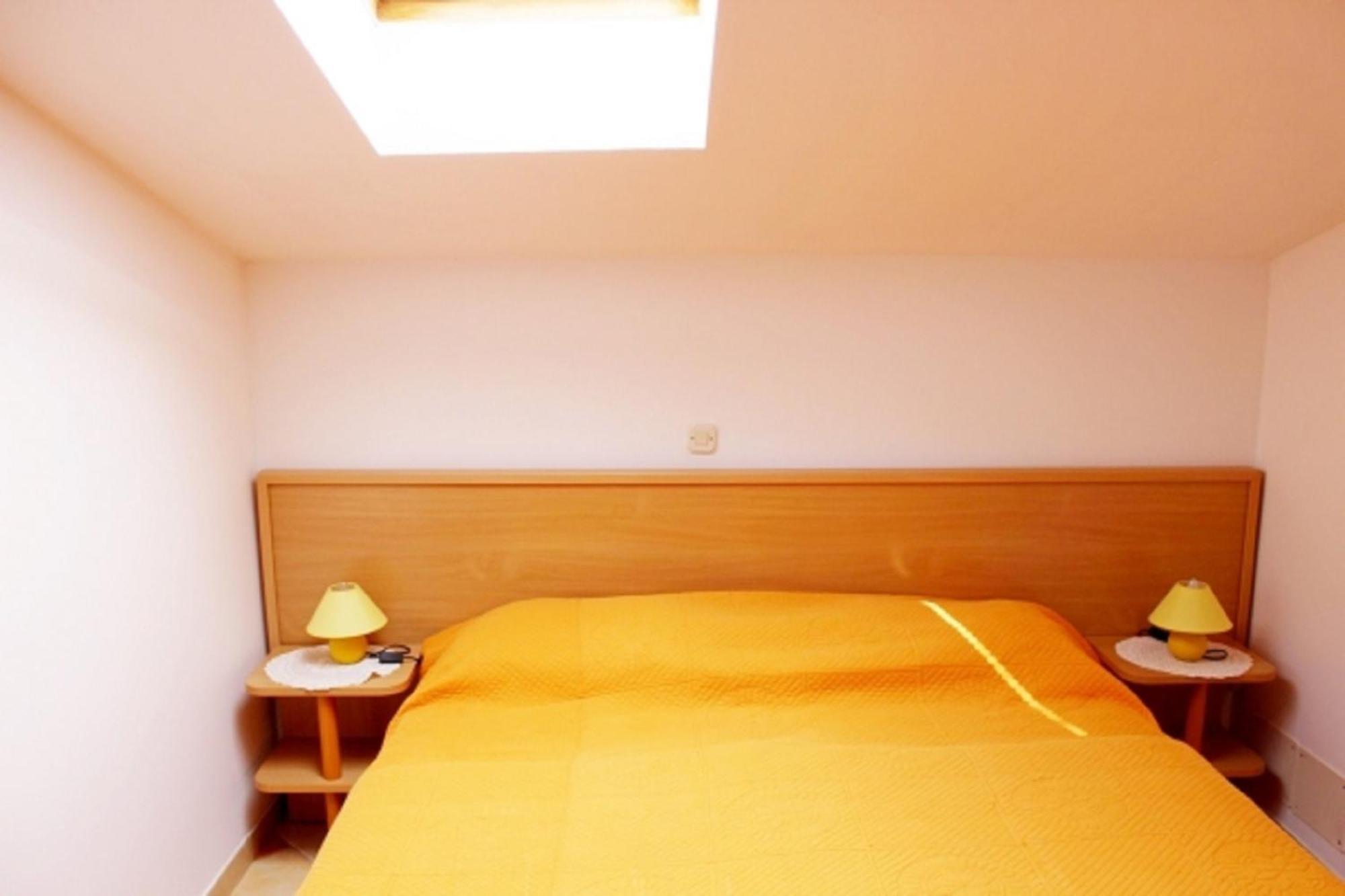 Apartments Pansion Franka Brist Bagian luar foto