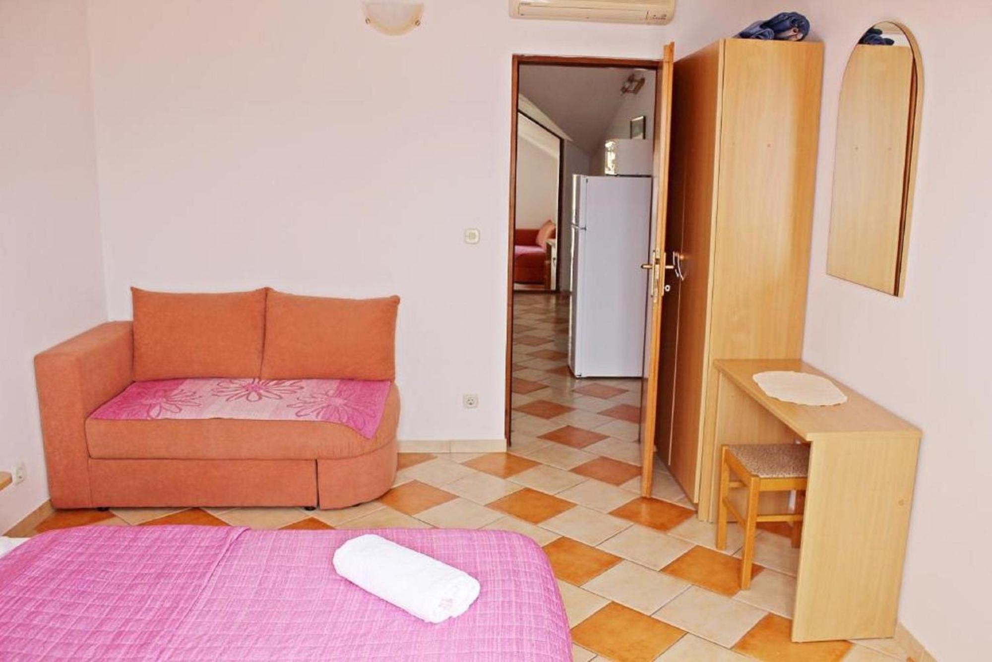 Apartments Pansion Franka Brist Bagian luar foto