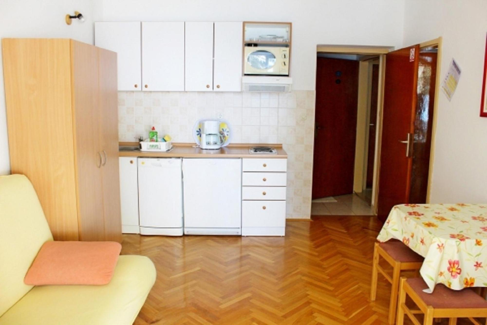 Apartments Pansion Franka Brist Bagian luar foto