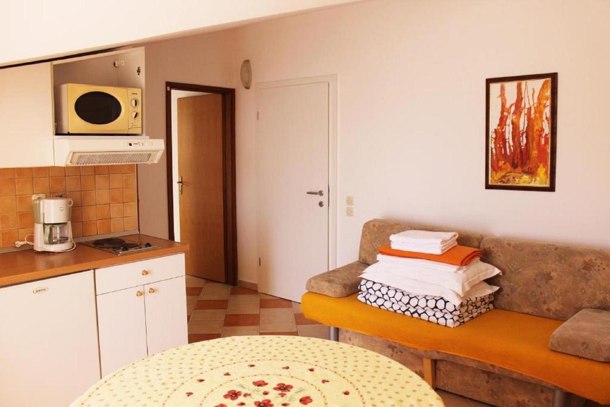 Apartments Pansion Franka Brist Bagian luar foto