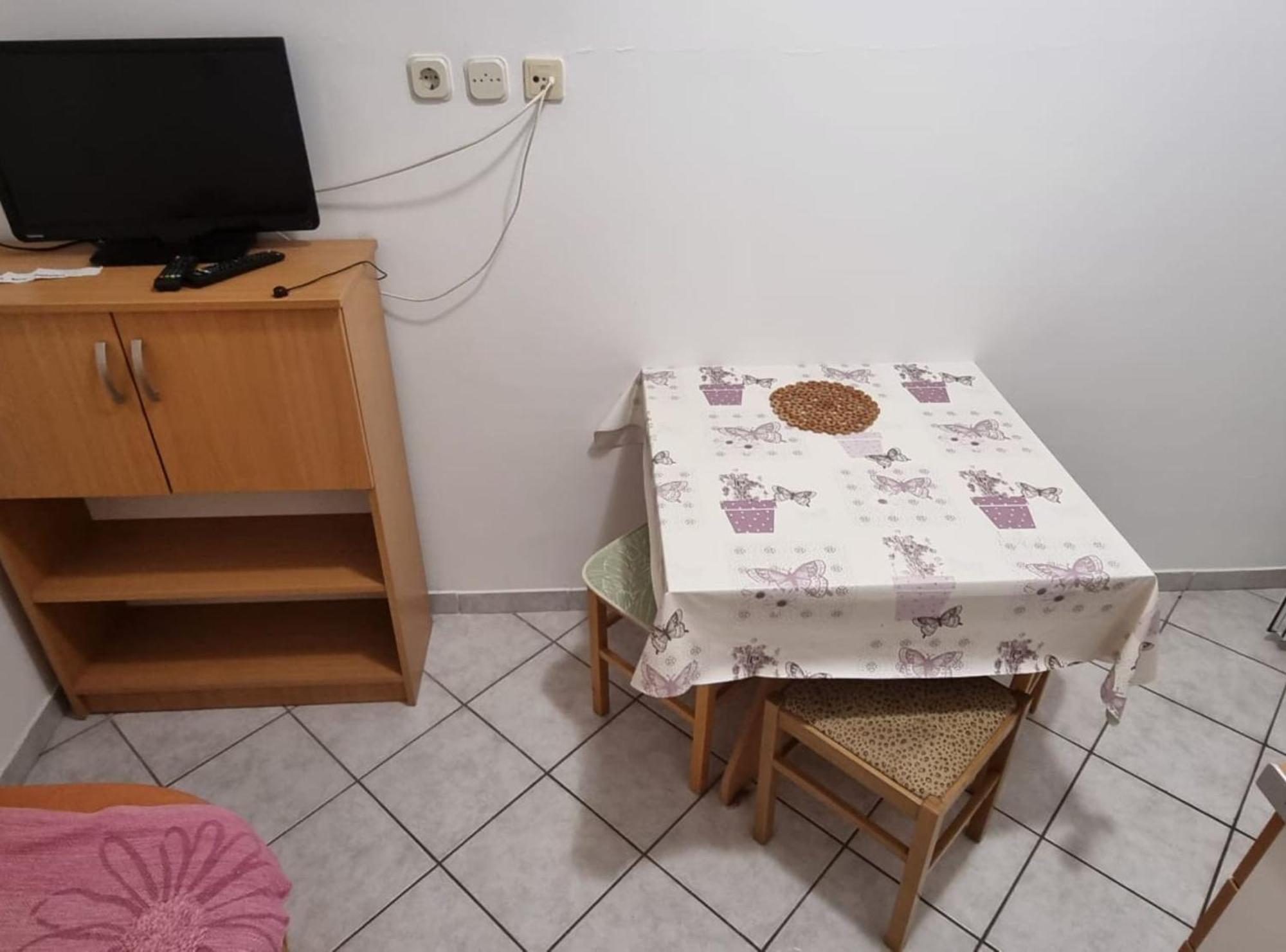 Apartments Pansion Franka Brist Bagian luar foto