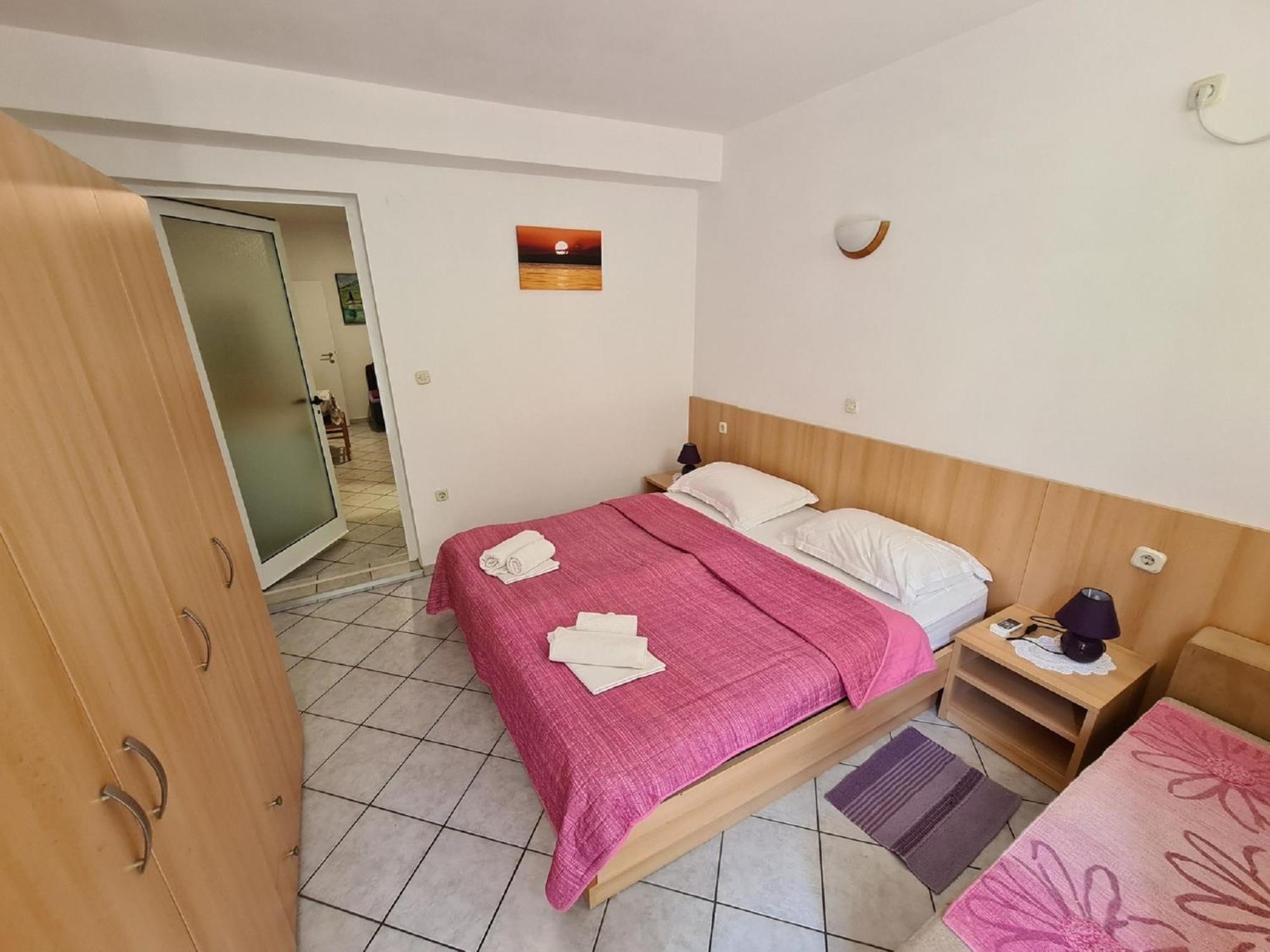 Apartments Pansion Franka Brist Bagian luar foto